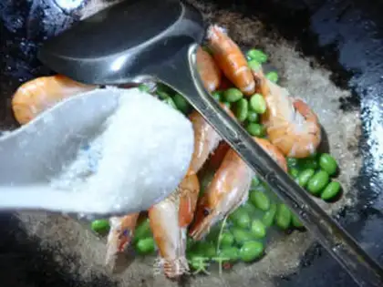 Make Bean fried shrimp step 9