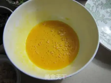 Make Sour shrimp fried eggs step 1