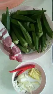 Make The meatloaf and the sunflower step 0
