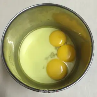 Make Paper cream cake step 3