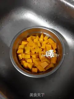 Make Pumpkin porridge step 1