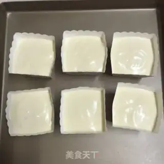 Make Paper cream cake step 8