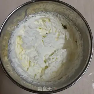 Make Paper cream cake step 12