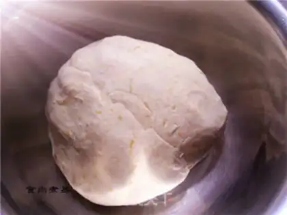 Make Cut the pumpkin buns step 3