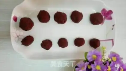 Make A wide bean saloon moon cake step 8