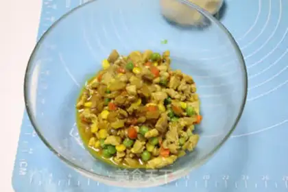 Make Sioux curry chicken mooncake step 5