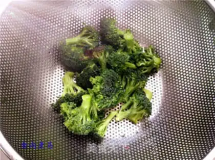 Make The broccoli buttons step 2