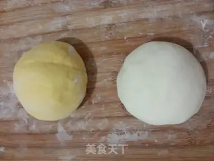 Make Pumpkin double rolls step 3