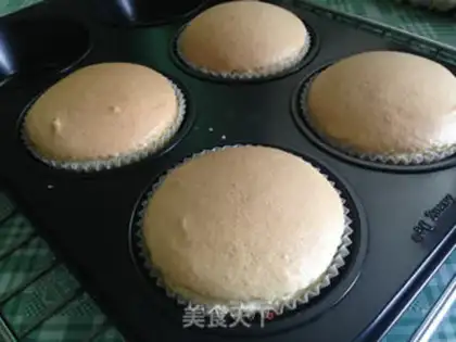 Make Double cream cupcakes step 8