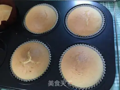 Make Double cream cupcakes step 11