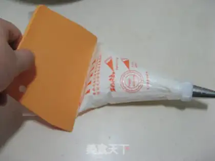 Make SpongeBob cake step 17