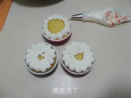 Make SpongeBob cake step 18