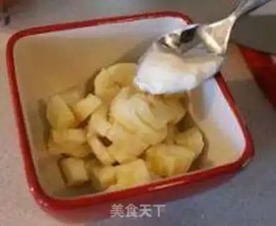 Make Strawberry Banana Tower step 4
