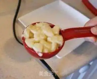 Make Strawberry Banana Tower step 5