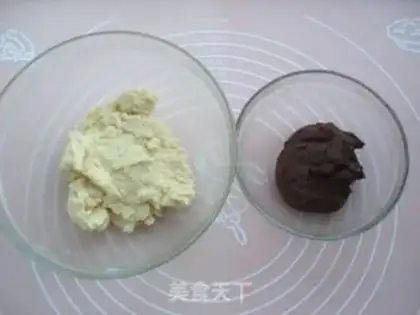 Make Little flower rabbit cookies step 3