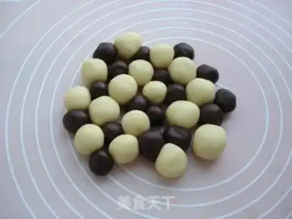 Make Little flower rabbit cookies step 4