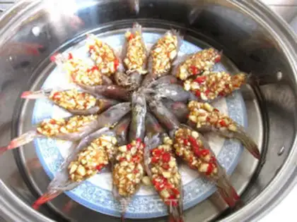 Make Garlic back shrimp step 9