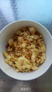 Make Spicy eggs don