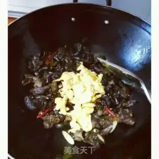 Make Fried eggs step 4