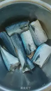 Make Spicy mackerel step 1