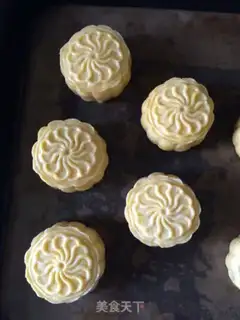 Make Golden Sand Mooncake step 3