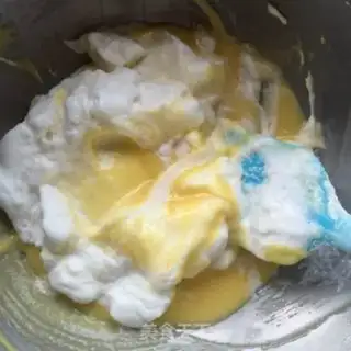 Make Yogurt cupcakes step 12