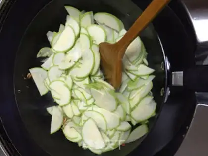 Make Fresh fried guacamole step 2