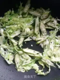 Make Autumn onion fried crackers step 3
