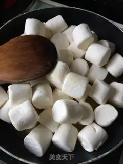 Make Cow Rolling Sugar step 2