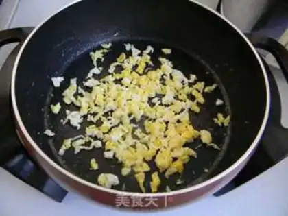 Make Eggs and water buns step 4