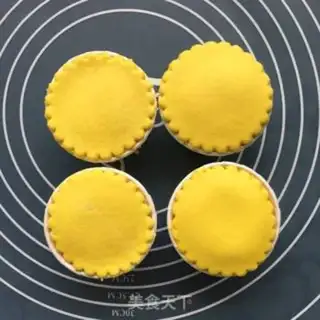 Make Rolling sugar cupcakes step 10