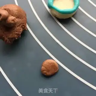 Make Rolling sugar cupcakes step 15