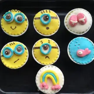 Make Rolling sugar cupcakes step 18