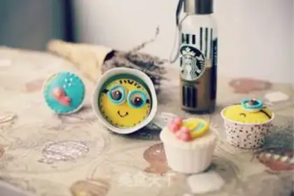 Make Rolling sugar cupcakes step 20