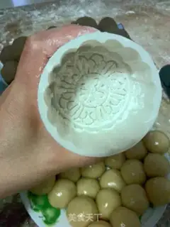 Make Green Bean Mooncake step 10