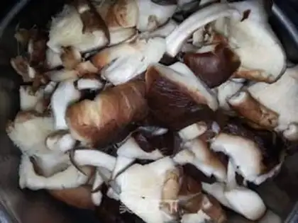 Make Seafood pot step 1