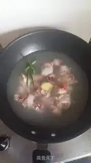 Make Garlic chicken legs burning chestnuts step 1