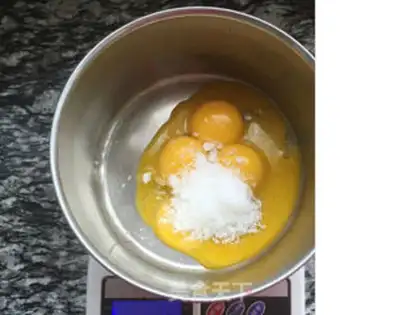 Make Coco cupcakes step 1