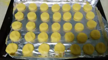Make Almond cookies step 7