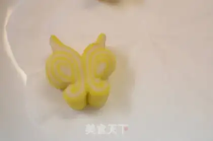 Make Butterfly roll step 10