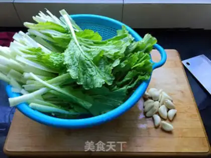 Make Garlic cabbage step 0