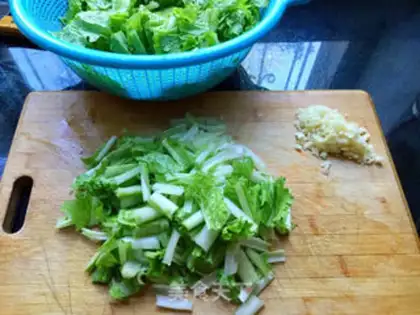 Make Garlic cabbage step 1