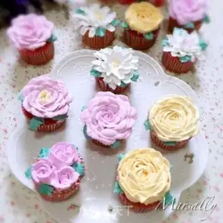 Make The heart of cupcakes is raging step 16