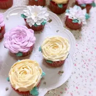 Make The heart of cupcakes is raging step 17