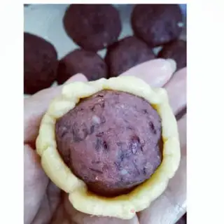 Make A wide bean saloon moon cake step 1