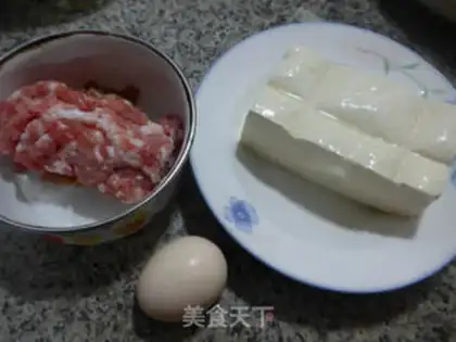 Make Eggs, pork, tofu step 0