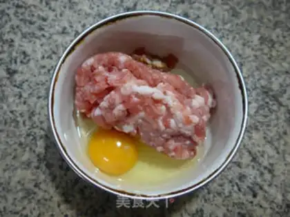 Make Eggs, pork, tofu step 1