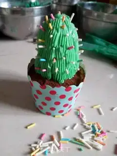 Make Spam plant cupcakes step 23