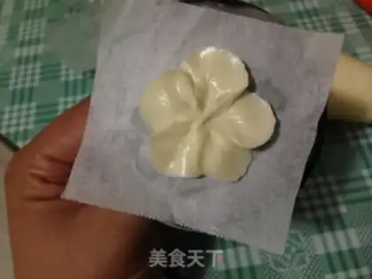 Make A bouquet cake step 10