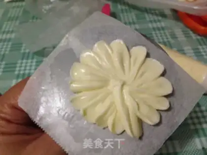 Make A bouquet cake step 12
